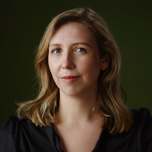 Foto av forfatter Helene Flood.